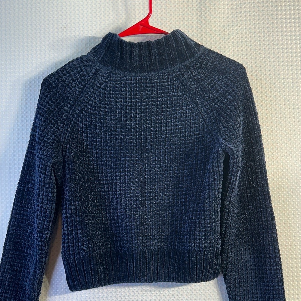 H&M Divided Chenille Mock Neck Cropped Sweater in Dark Green